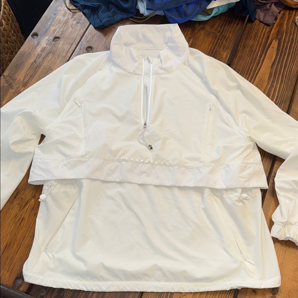 Lululemon White 1/2 Zip Pullover Jacket. Good condition. Medium.